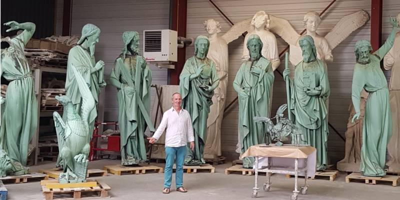 Photographie 3D des seize statues de Notre Dame de Paris pour restauration en Dordogne